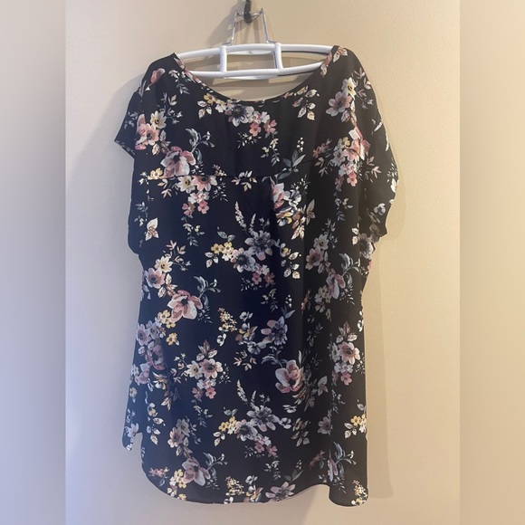 Floral Blouse - Picture 2 of 4